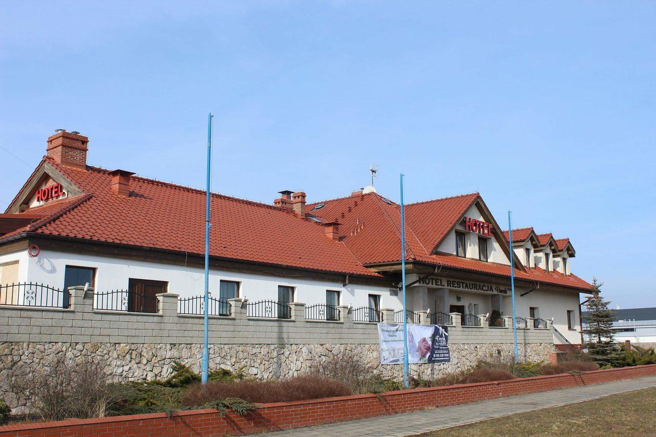Hotel Dworski Galaktyczny Park Warzymice ภายนอก รูปภาพ