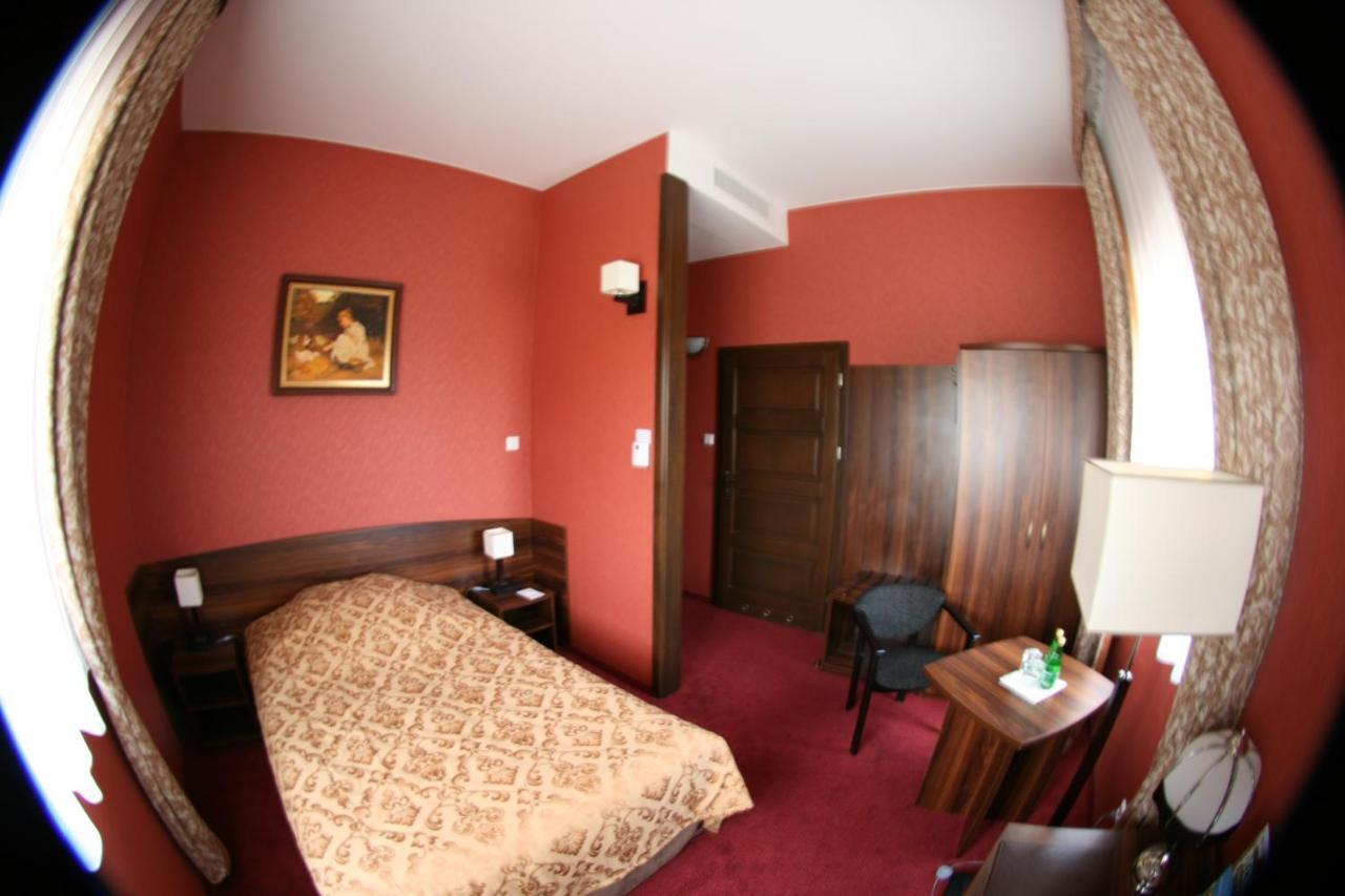 Hotel Dworski Galaktyczny Park Warzymice ห้อง รูปภาพ